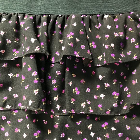 Rue 21 Mini Ruffle Skirt Black + Floral Print (M) - Picture 5 of 7